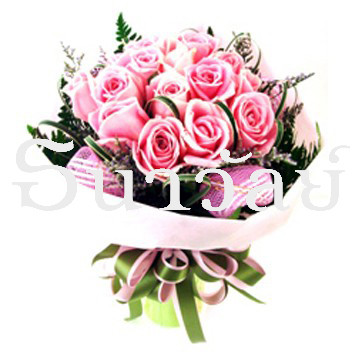 Bouquet of 12 short stemmed pink roses ช่อกลมกุหลาบชมพู 12 ดอก