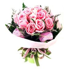 Valentine's Day - Bouquet of 12 short stemmed pink roses ช่อกลมกุหลาบชมพู 12 ดอก